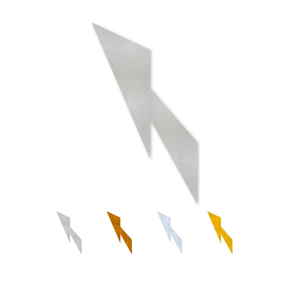 Selbstklebender Pfeil "Vorankündigung Links", erhältlich in weiß und gelb, Verkehrsklasse P6 oder P7