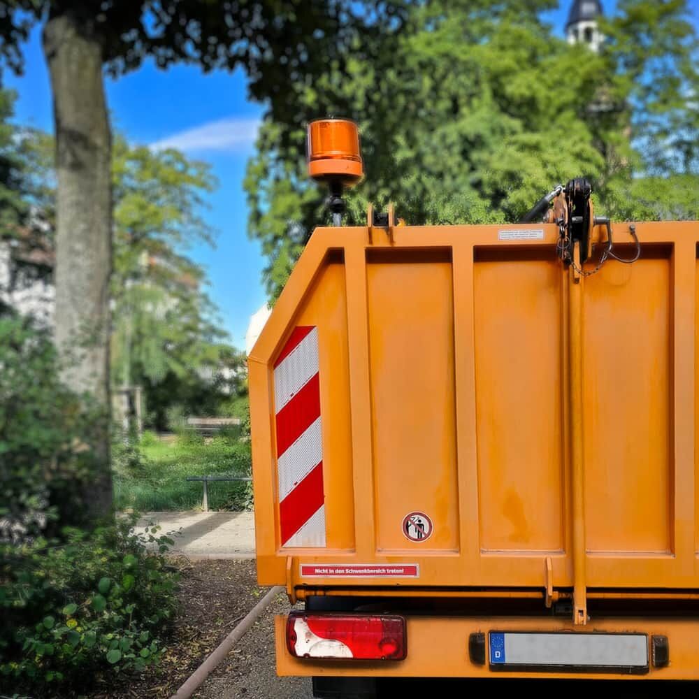 3M 823i Warnmarkierung an einem Abrollcontainer