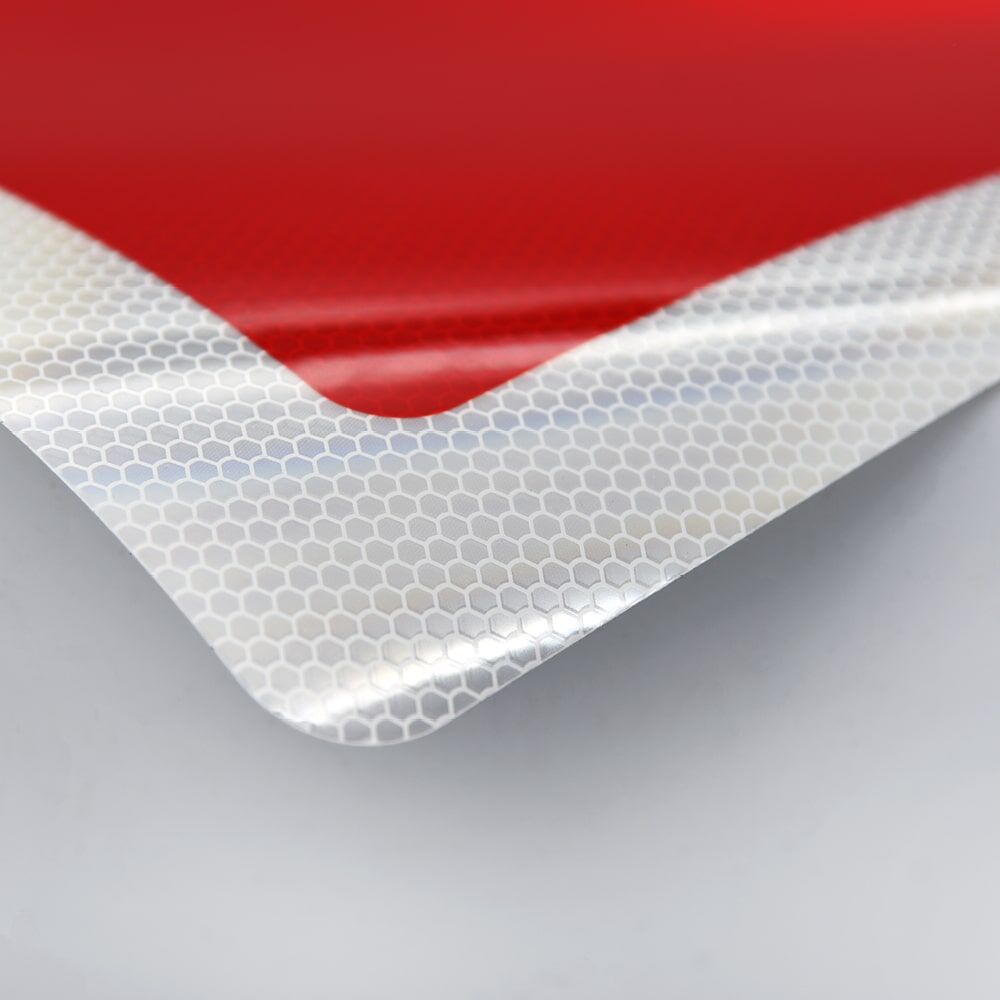 Detail: Ecke zeigt flexible selbstklebende Reflexfolie Sh 2
