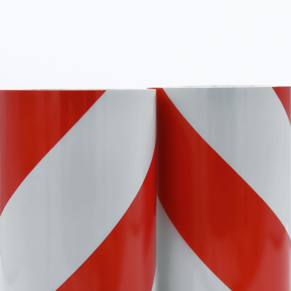 Detail der ORALITE 5431 Industriewarnmarkierung rot-weiß