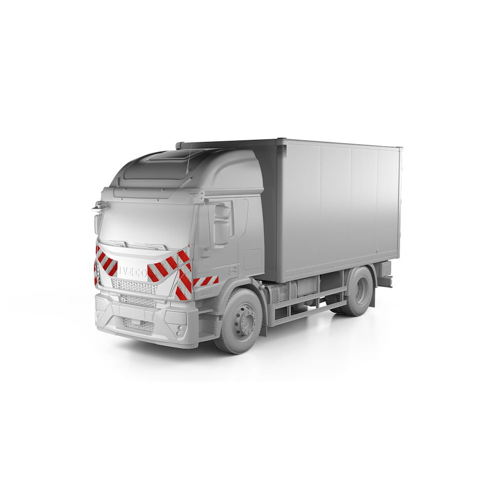 Iveco EuroCargo in Frontansicht mit Komplettwarnmarkierungssatz, Baujahr 2016