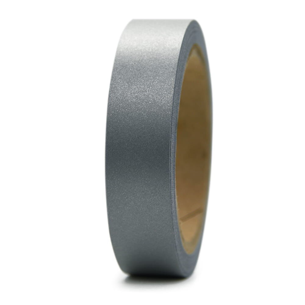 Frontale Ansicht der 10 m 3M Scotchlite 8735 Reflexgewebe-Rolle, silber. Rollenbreite 25,4 mm