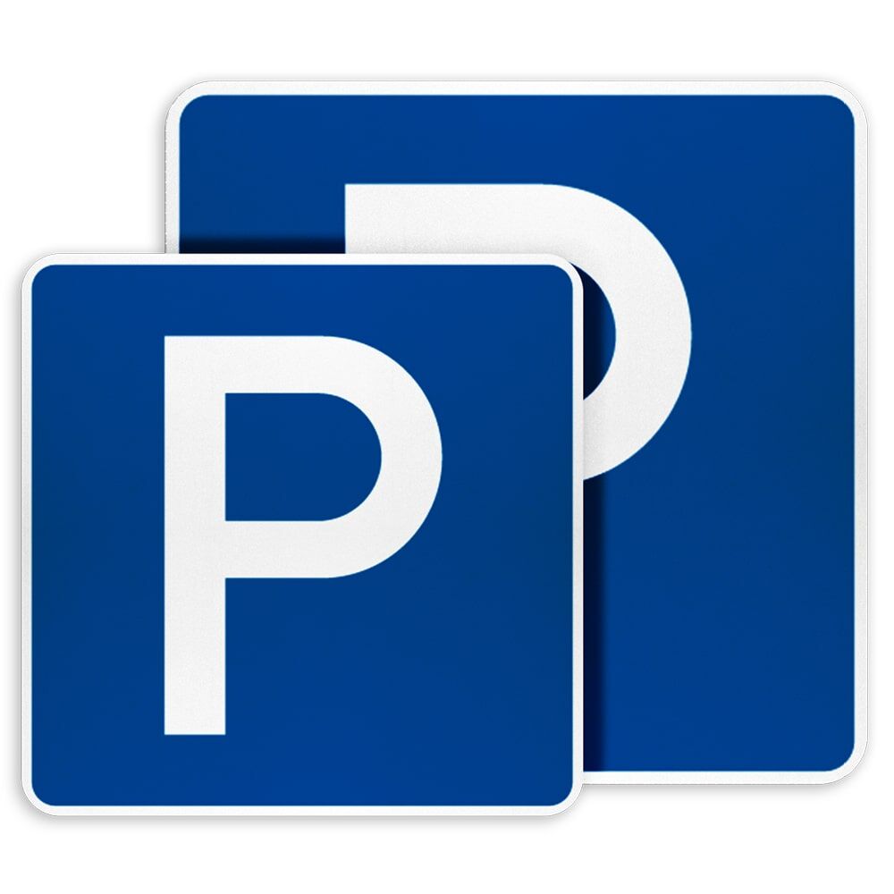 Zwei blaue reflektierende Parkschild-Aufkleber „P“ übereinander, Produktansicht