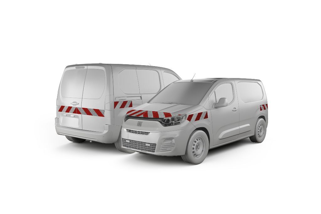 Fiat Doblo L1 mit Komplettwarnmarkierungssatz, Baujahr 2022