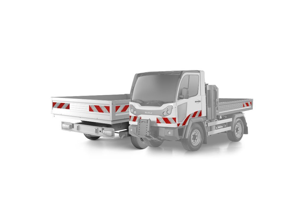 Hako Multicar M31 mit komplettem Warnmarkierungs-Set an Front, Seiten und Heck