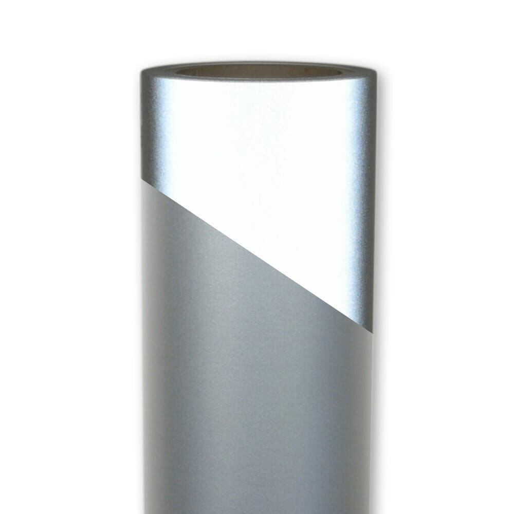 3M 7610 Hochreflexfolie als Rolle, diagonal geteilt,unten silbergrau, oben weiß reflektierend