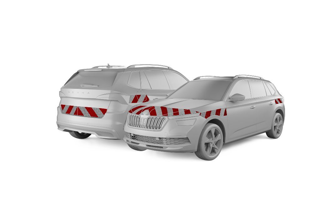Skoda Kamiq in Front- und Heckansicht mit Komplettwarnmarkierungssatz, Baujahr 2019