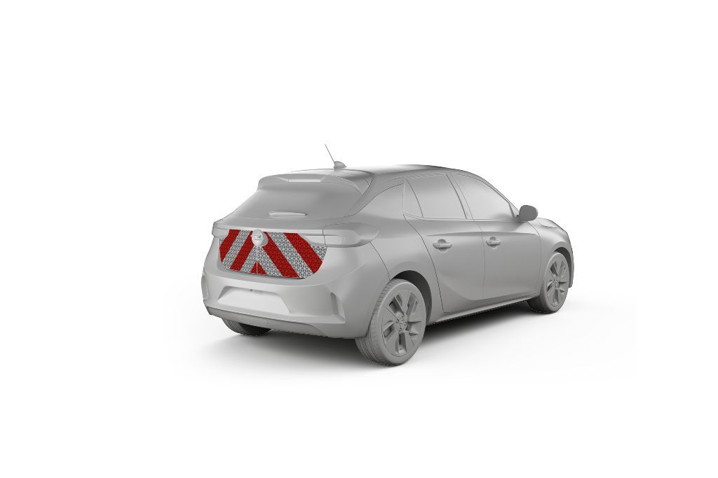 Opel Corsa-F mit Heckwarnmarkierung, Baujahr 2019