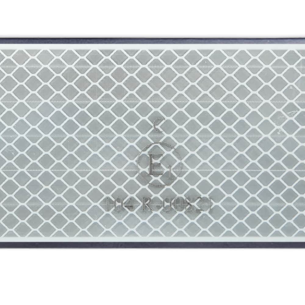 Detail 3M Magnetband 983 Weiß: Rautenmuster mit E-Zulassung 104-R-00821
