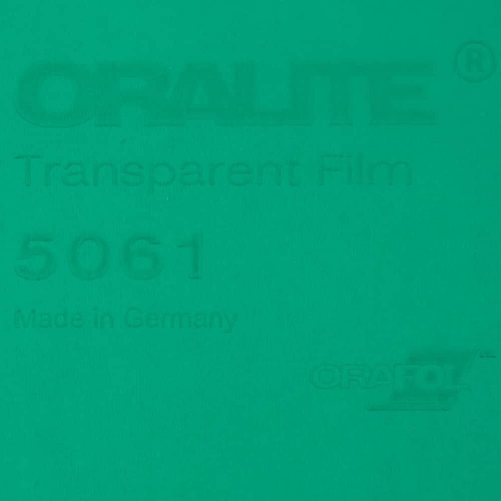 Gleichmäßige grüne Overlay-Folie 5061 in Nahaufnahme, transluzent