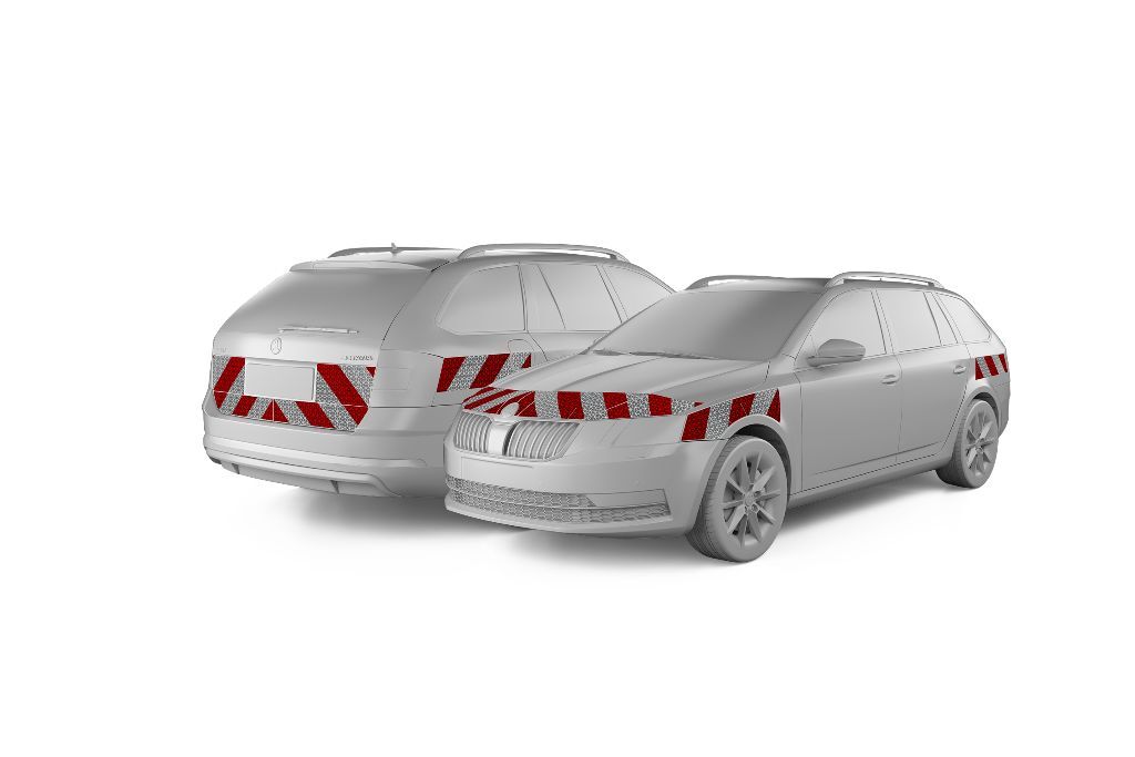 Skoda Octavia Combi in Front- und Heckansicht mit Komplettwarnmarkierungssatz, Baujahr 2017