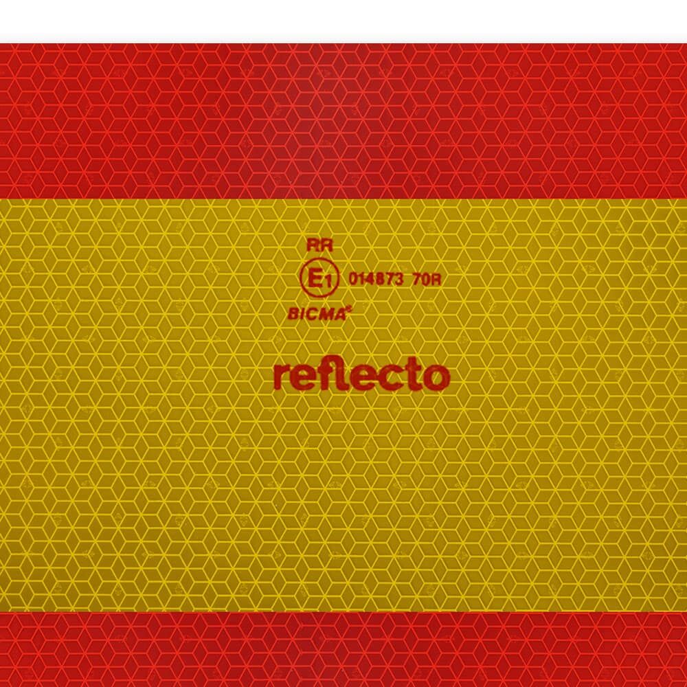 Makro der Wabenstruktur mit reflecto Logo auf Heckwarntafel