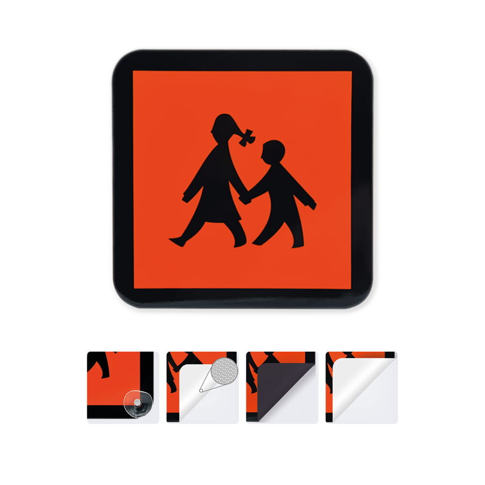 Orangenes Schulbusschild mit Variantenvorschau darunter