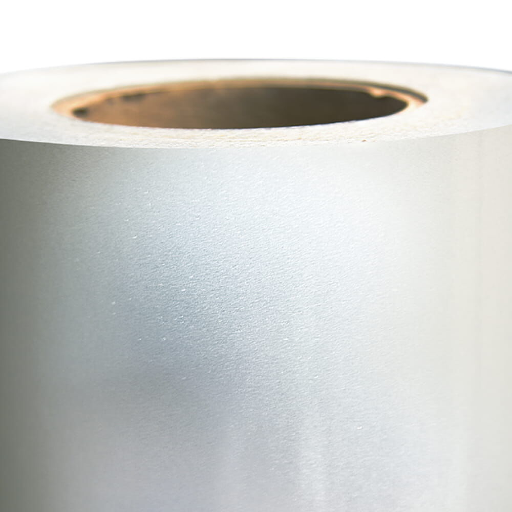 Nahaufnahme Rollenrand Orafol ORALITE GP 025, matte silbergraue Reflexoberfläche