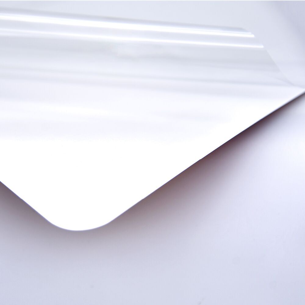 Rückseite des selbsthaftenden Schilds mit reflektierender Folie