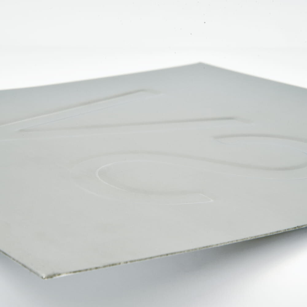 SV-Schild 250 mm Detail Rückkante Metall, vertiefte Buchstaben