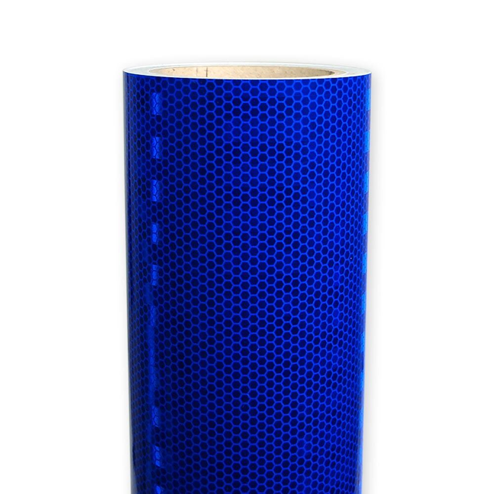 3M 823i-10 Reflexfolie, blau mit deutlicher Wabenstruktur in frontaler Rollenansicht