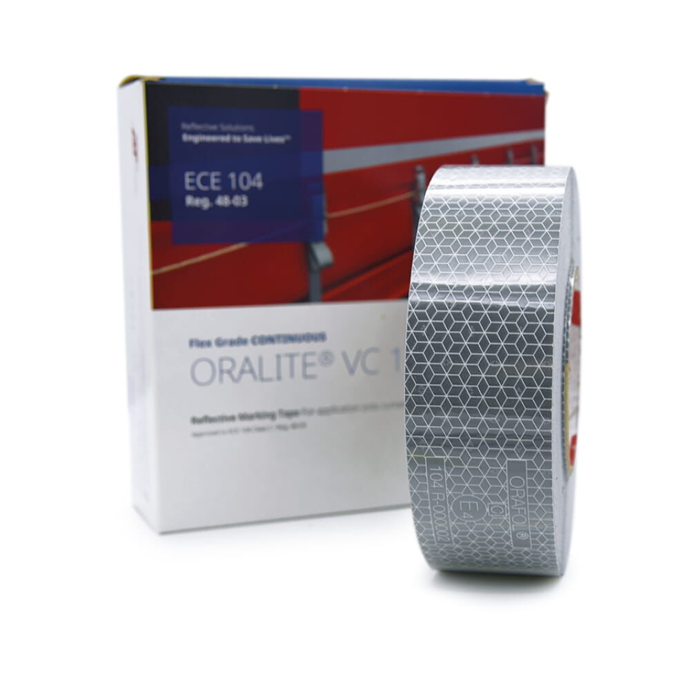 Rolle Weißes VC 104+ CG Band vor Original-Orafol-Verpackungsschachtel, 50 m