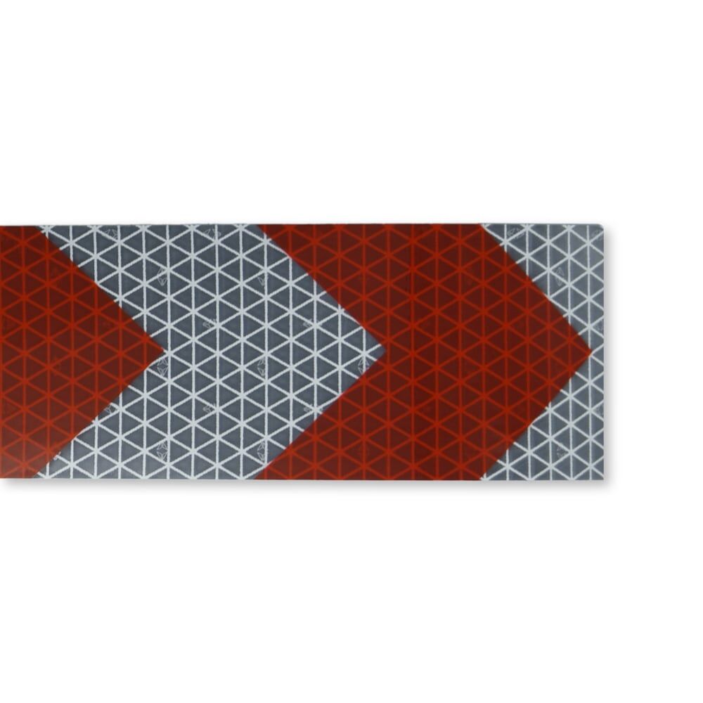 Chevron-Streifen ORALITE 5931M rot/weiß, Pfeil zeigt rechts, Detailansicht