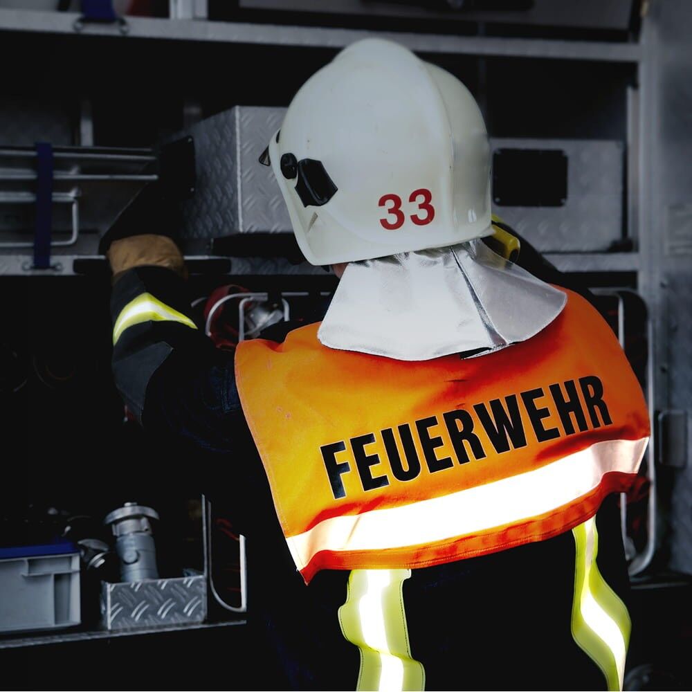 3M Scotchlite 8735 Reflextransferfolie als reflektierender Streifen auf Feuerwehr-Weste