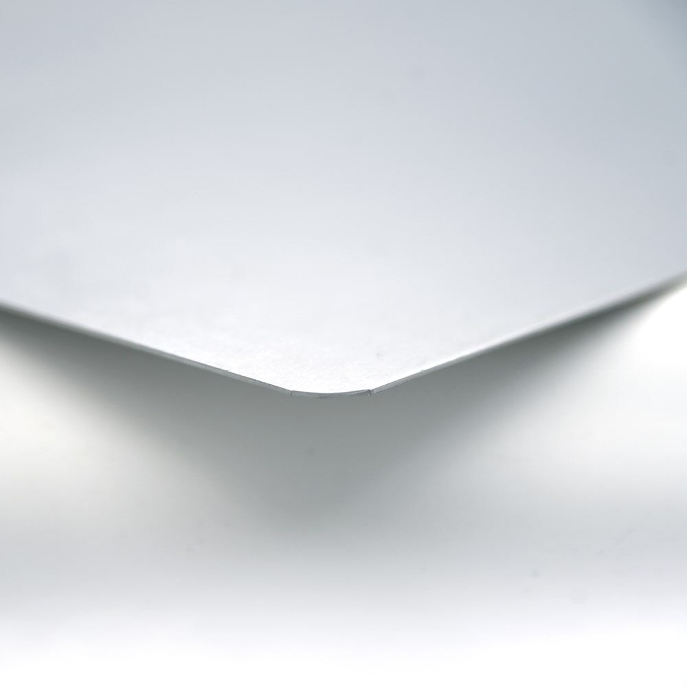 Starre Tafel: abgerundete Ecke und Materialstärke in Nahaufnahme.
