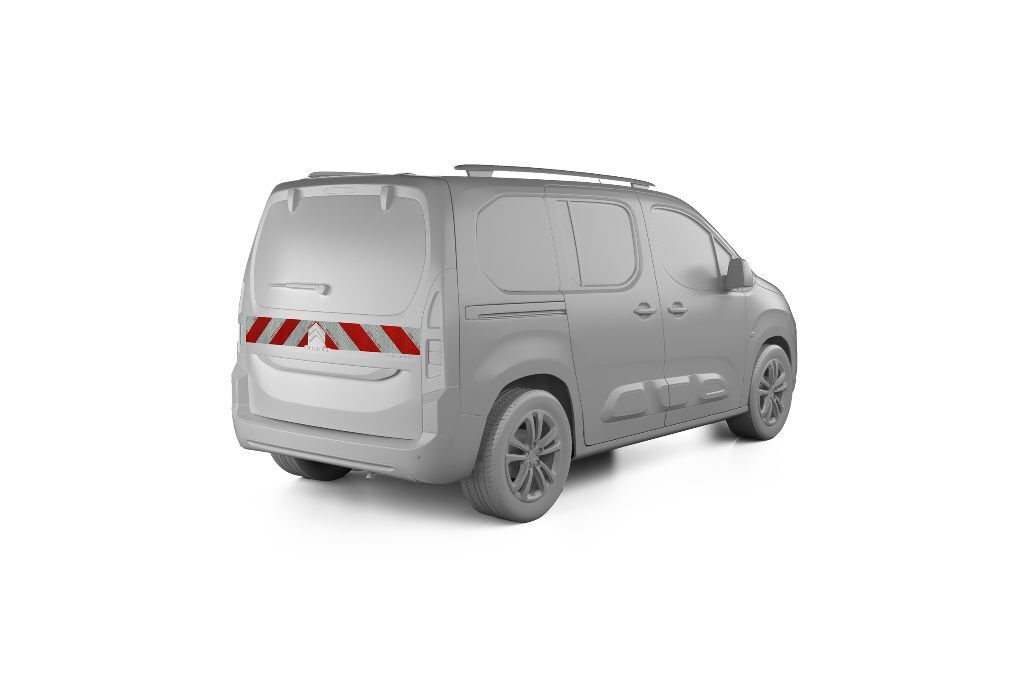 Citröen Berlingo III mit Heckwarnmarkierung, Baujahr 2018