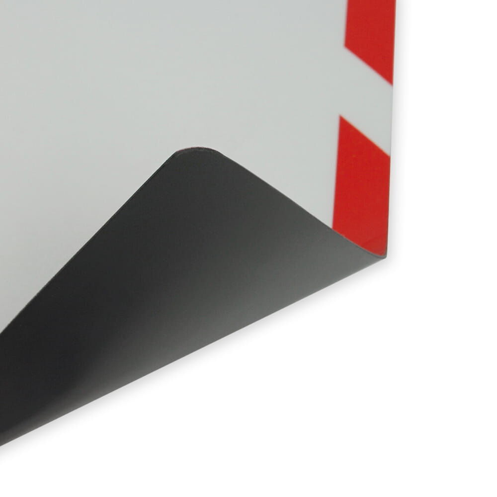 Detail Magnetfolie: biegsam, zeigt Materialdicke und Flexibilität