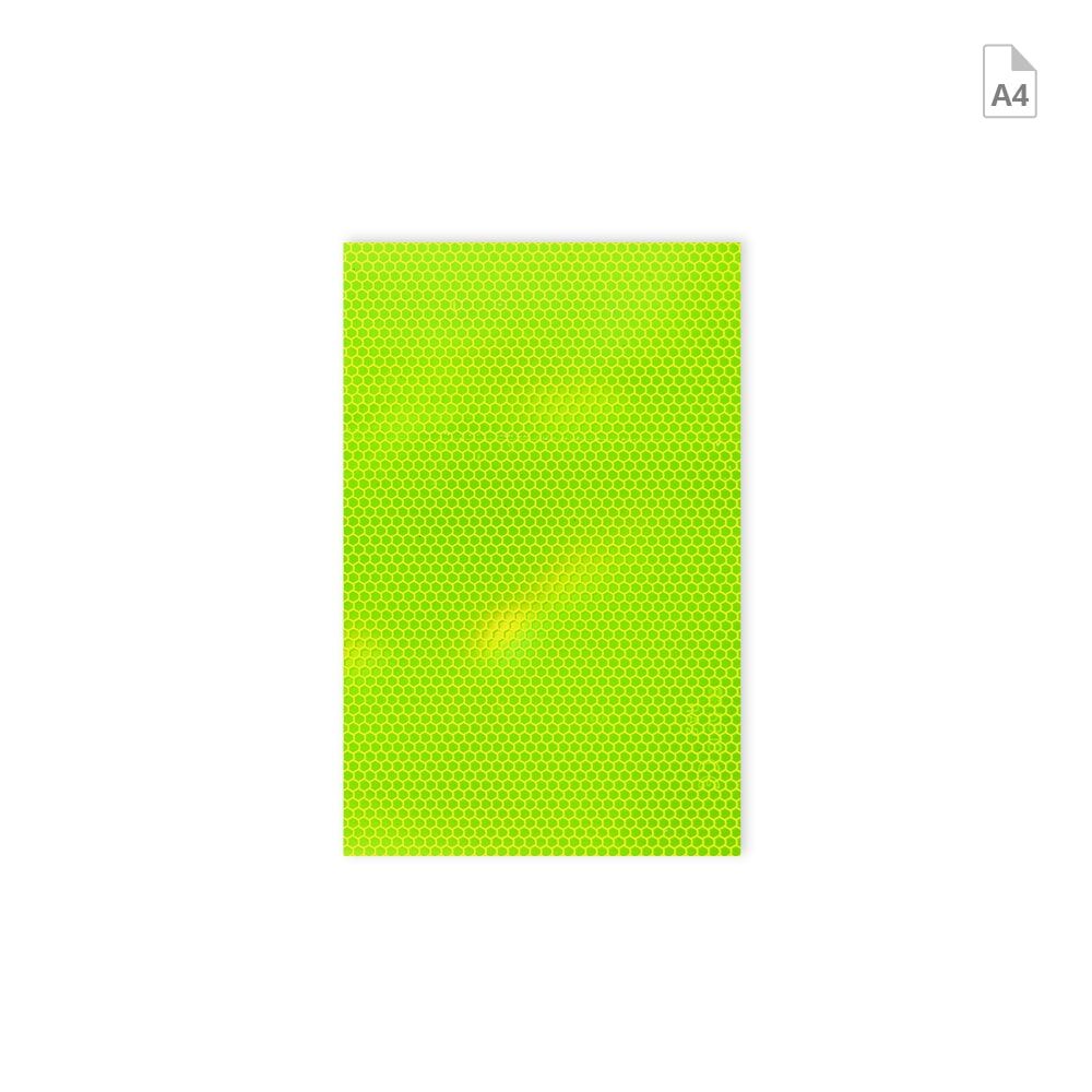 A4-Zuschnitt der Orafol 5910  Reflexfolie in fluor-lime, Vorderseite mit Mikroprismenstruktur