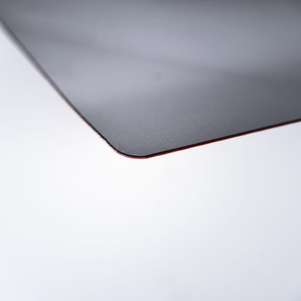 Magnetfolie Detail: schwarze Rückseite sichtbar