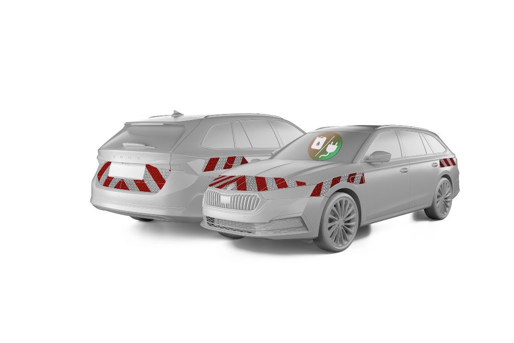 Skoda Octavia Combi iV Hybrid in Front- & Heckansicht mit Komplettwarnmarkierungssatz, Baujahr 2021