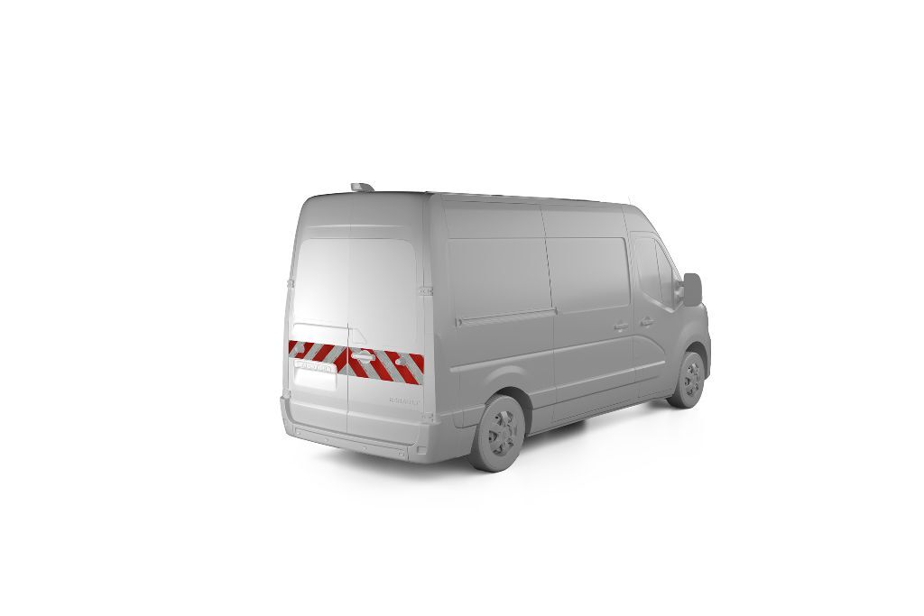 Renault Master mit Heckwarnmarkierung, Baujahr 2020
