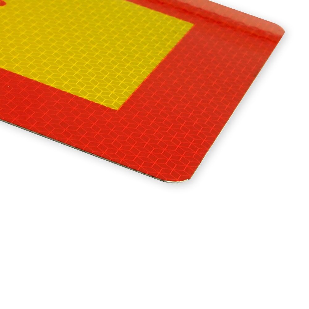 Eckdetail zeigt Folienschicht auf Alu-Träger
