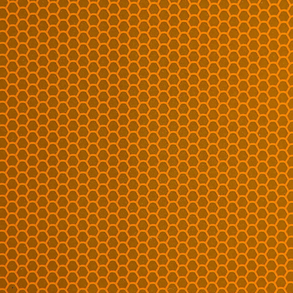 Detailansicht der Wabenstruktur der orangen Orafol 5810 Reflexfolie