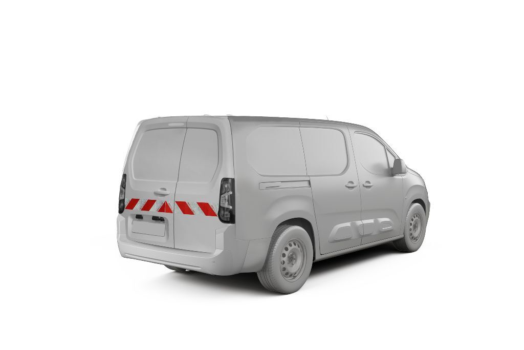 Citroen Berlingo in Variante L2 und Hecktür mit Heckmarkierung, Baujahr 2024