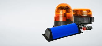 Orange Rundumleuchten, blauer Wildwarnreflektor