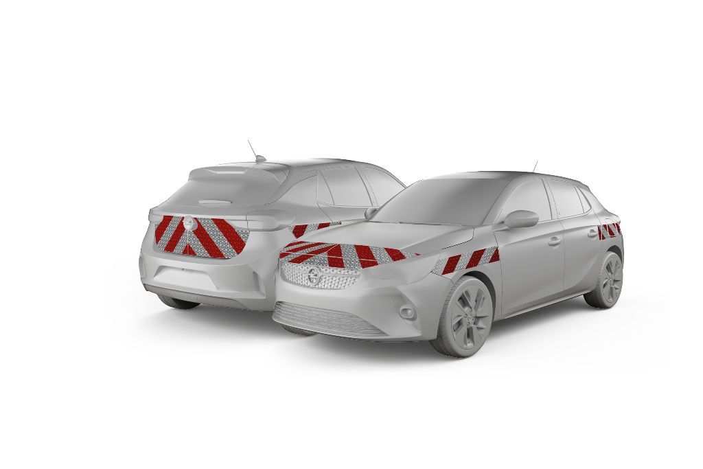 Opel Corsa-F mit Komplettwarnmarkierungssatz, Baujahr 2019