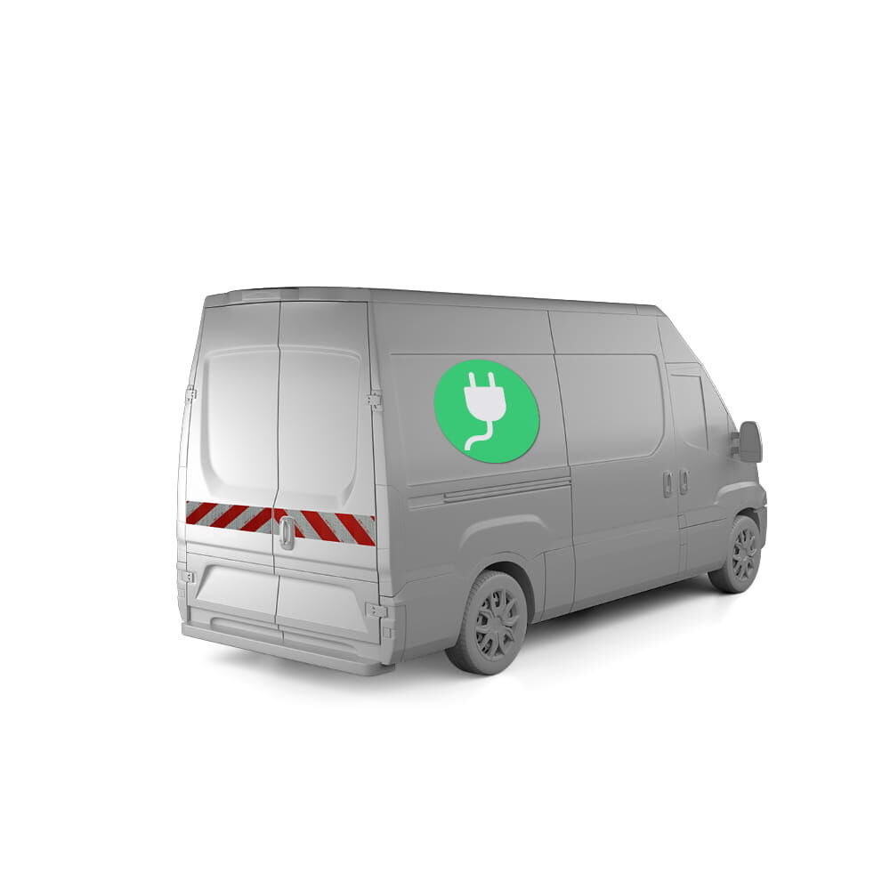 Iveco (e)Daily mit Heckwarnmarkierung, Baujahr 2024