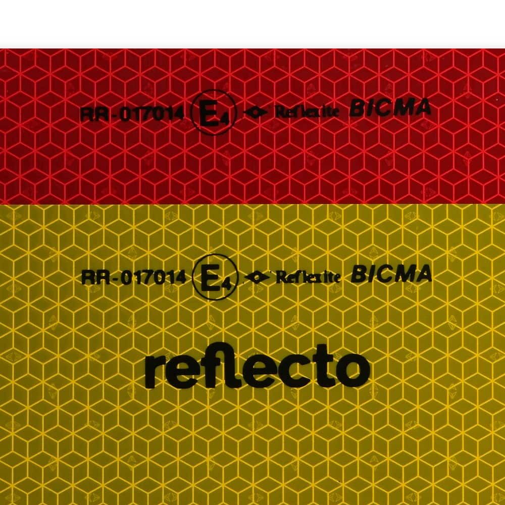 Makro Wabenstruktur mit reflecto Logo auf Heckwarntafel