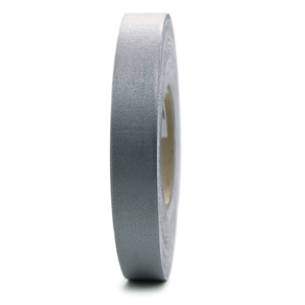 Frontale Ansicht der 50 m 3M Scotchlite 8735 Reflexgewebe-Rolle, silber. Rollenbreite 25,4 mm