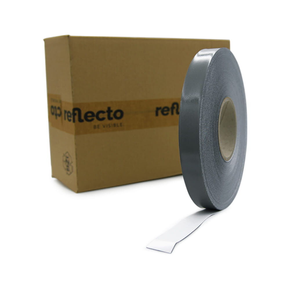 3M Scotchlite 8725 in silber, Rolle mit abgewickeltem Band vor Verpackung