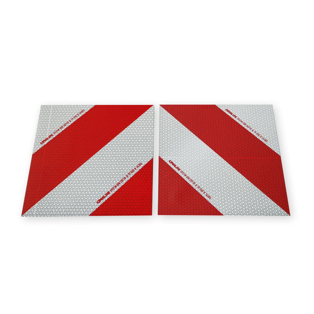 Zwei Orafol 5921M Zuschnitte, 282 × 282 mm, diagonal geteilt rot-weiß, Vorderseite.