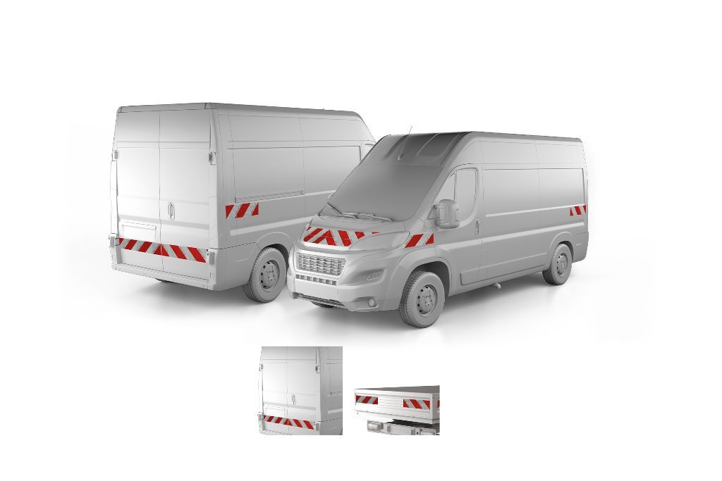 Peugeot Boxer ab 2014 mit Variantenvorschau zwischen Hecktür und Pritschenmodell