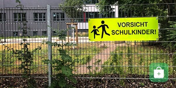 Schilderbanner Achtung Schulkinder