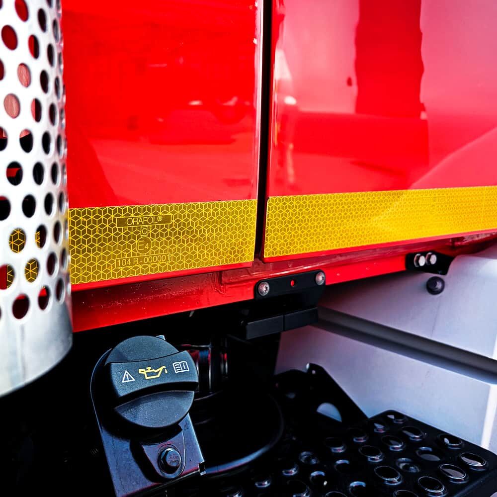 Anwendungbild Konturmarkierung gelb an Fahrzeugkarosserie