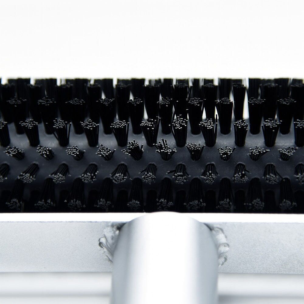 Nahaufnahme der Borsten der Handandruckrolle für Fahrbahnmarkierungsfolie