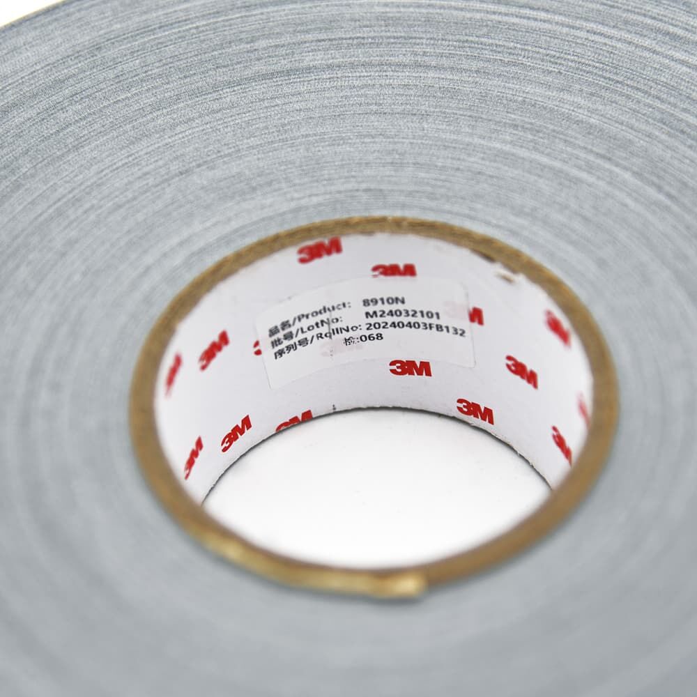 Rollenkern von 3M Scotchlite Reflexgewebe 8910, Label mit 3M-Logo deutlich erkennbar