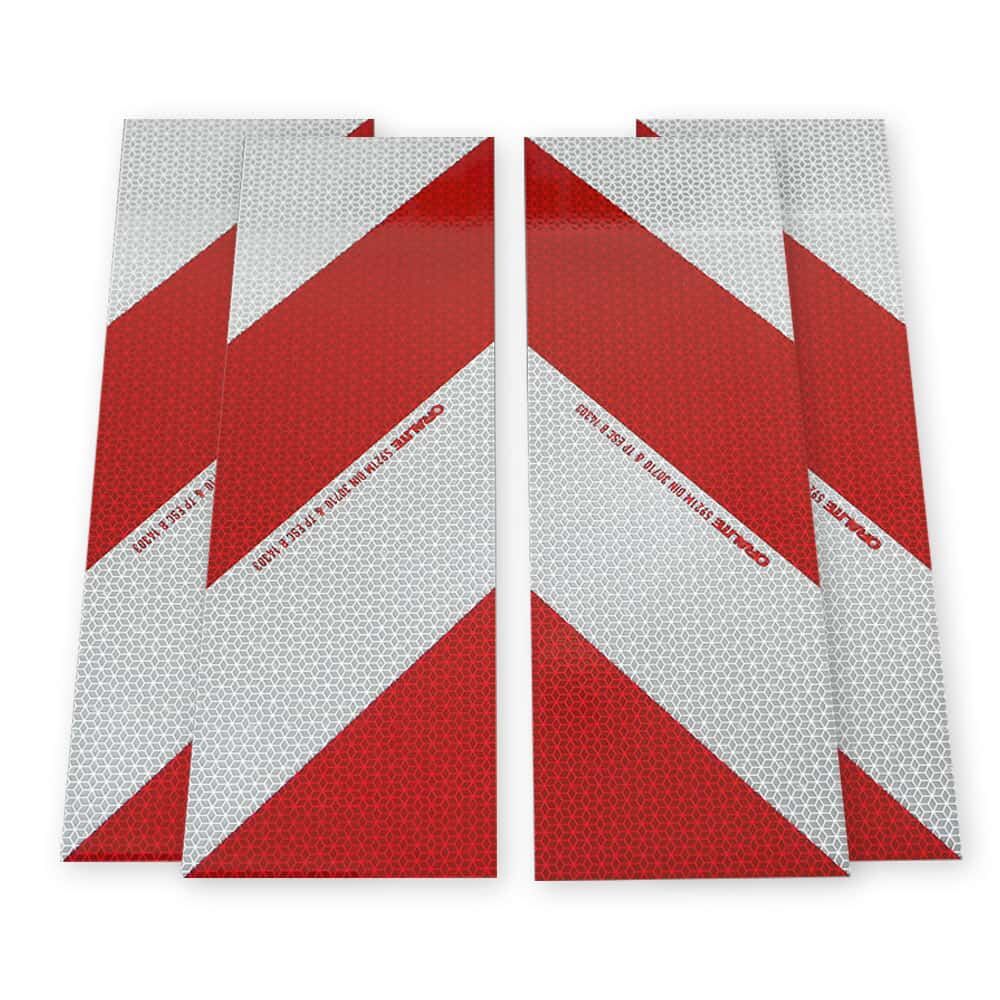 Vier Orafol 5921M Zuschnitte, 423 × 141 mm, diagonal geteilt rot-weiß, Vorderseite.