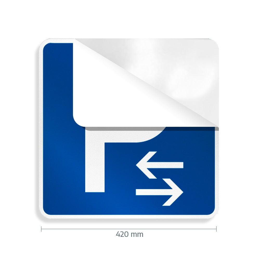 Parkplatzschild „P“ mit Pfeilen links/rechts, 420 mm, Folie abziehbar