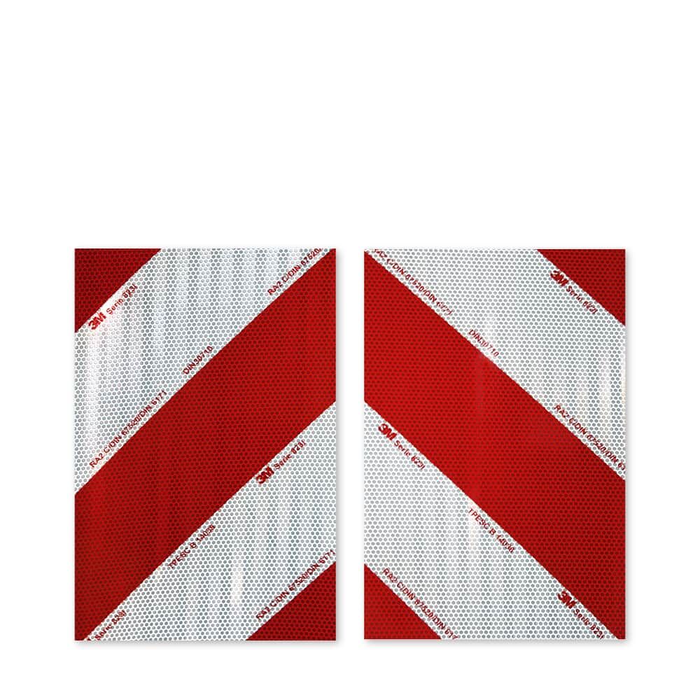 Zwei 3M 823i Zuschnittei, diagonal geteilt rot-weiß, Vorderseite.