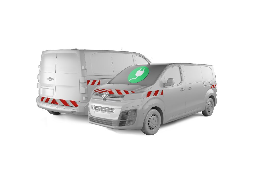 Citröen E-Jumpy in Front- und Heckansicht mit Komplettwarnmarkierungssatz, Baujahr 2024